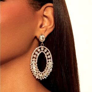 The Most Extravagant Gold Rhinestone Oval Earrings NEW 🏷️